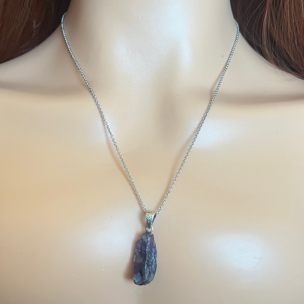 Elegant Silver Necklace with Amethyst Pendant